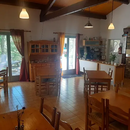 Des Monges Szálloda